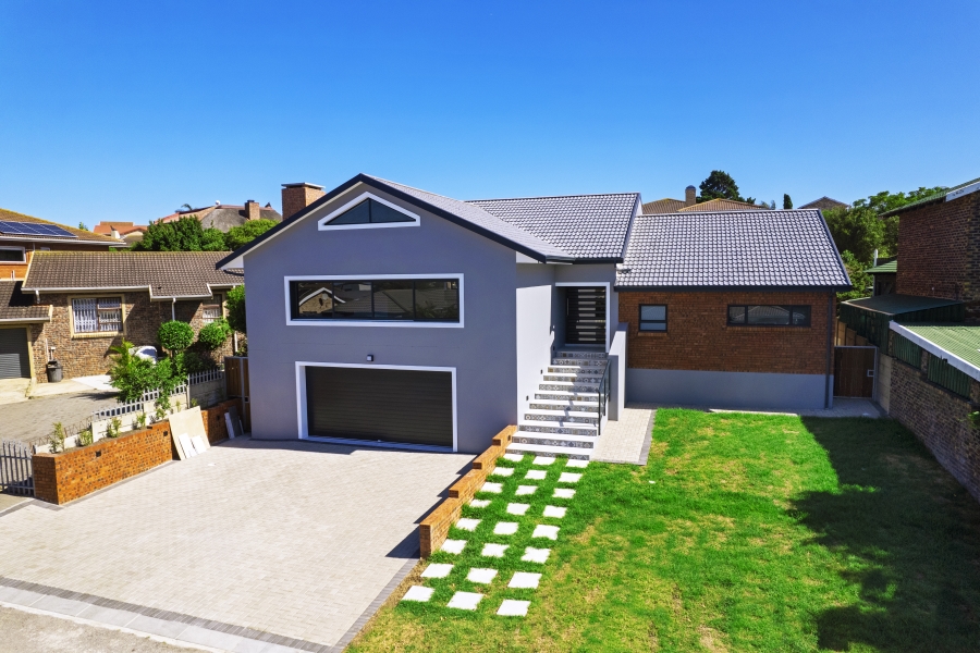 3 Bedroom Property for Sale in Wavecrest Eastern Cape